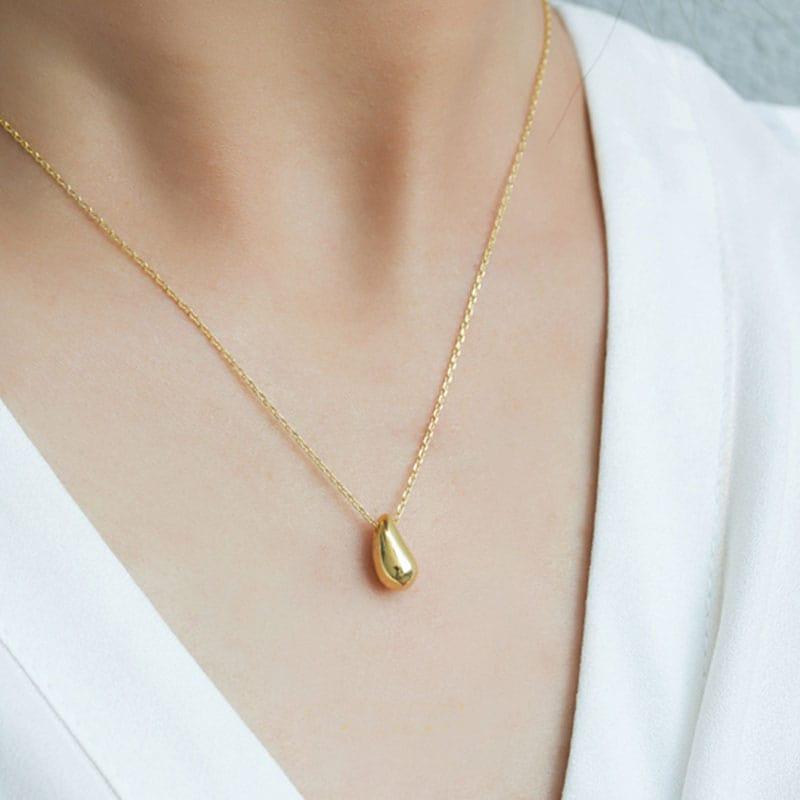 collier HUANZHI 2020 en forme de goutte d’eau pour femmes - Un bijou tendance idéal pour les soirées et les cadeaux - Adenbora