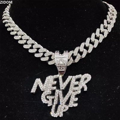 Adenbora - Collier Hiphop/Rock avec Pendentif Lettre en Strass Unisexe de 6cmx5cm