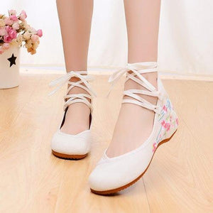 Elegant lace-up flat ballerinas for women