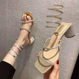 Elegant sandals with round heels and chain for women